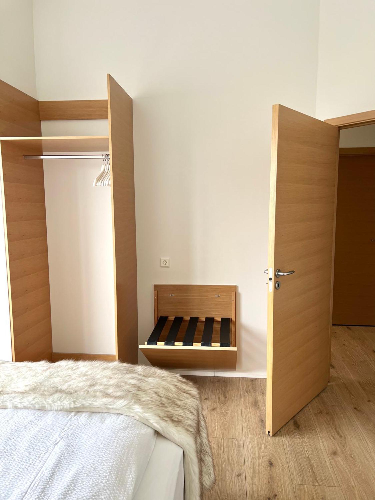 Lonith Apartments เฮิฟน์ ภายนอก รูปภาพ